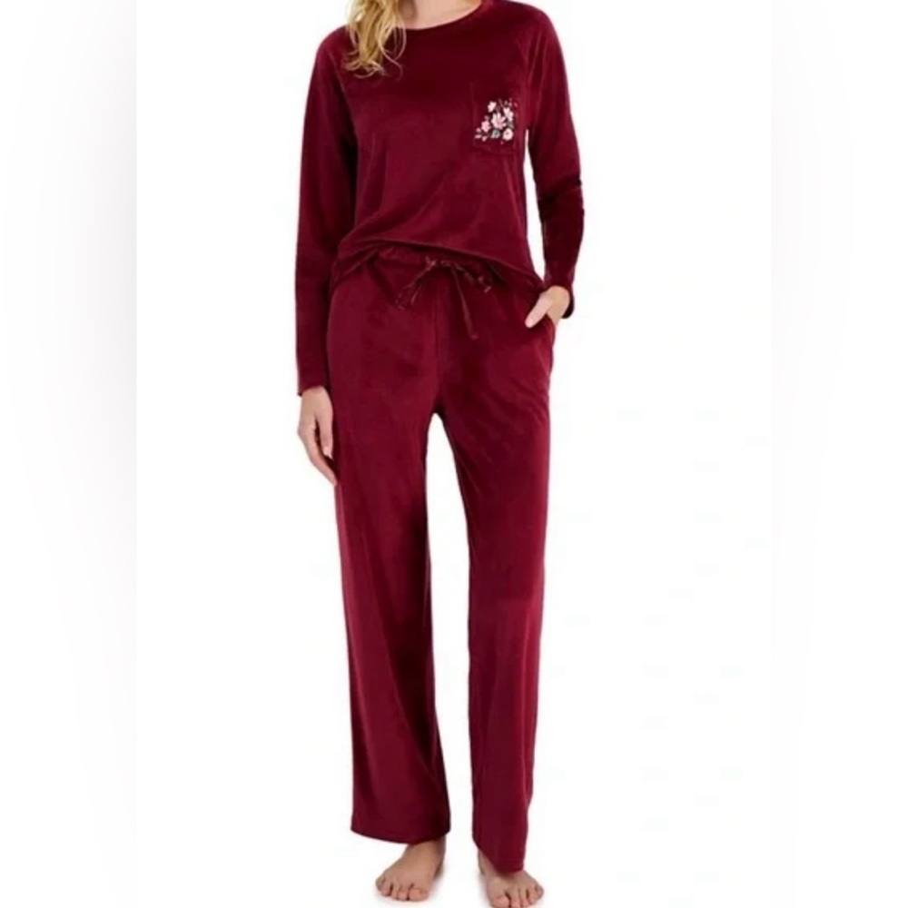 Charter Club 2 piece lounge set
